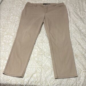 Lafayette 148 New York Thompson Straight Leg khaki/beige Jeans size 16